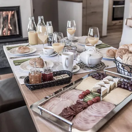 Aadla Walser-Chalets mit privater Sauna, Hotpot und Hotelservice-3