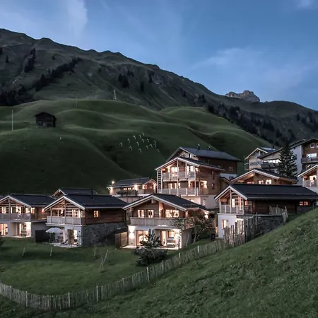 Aadla Walser-Chalets mit privater Sauna, Hotpot und Hotelservice-2